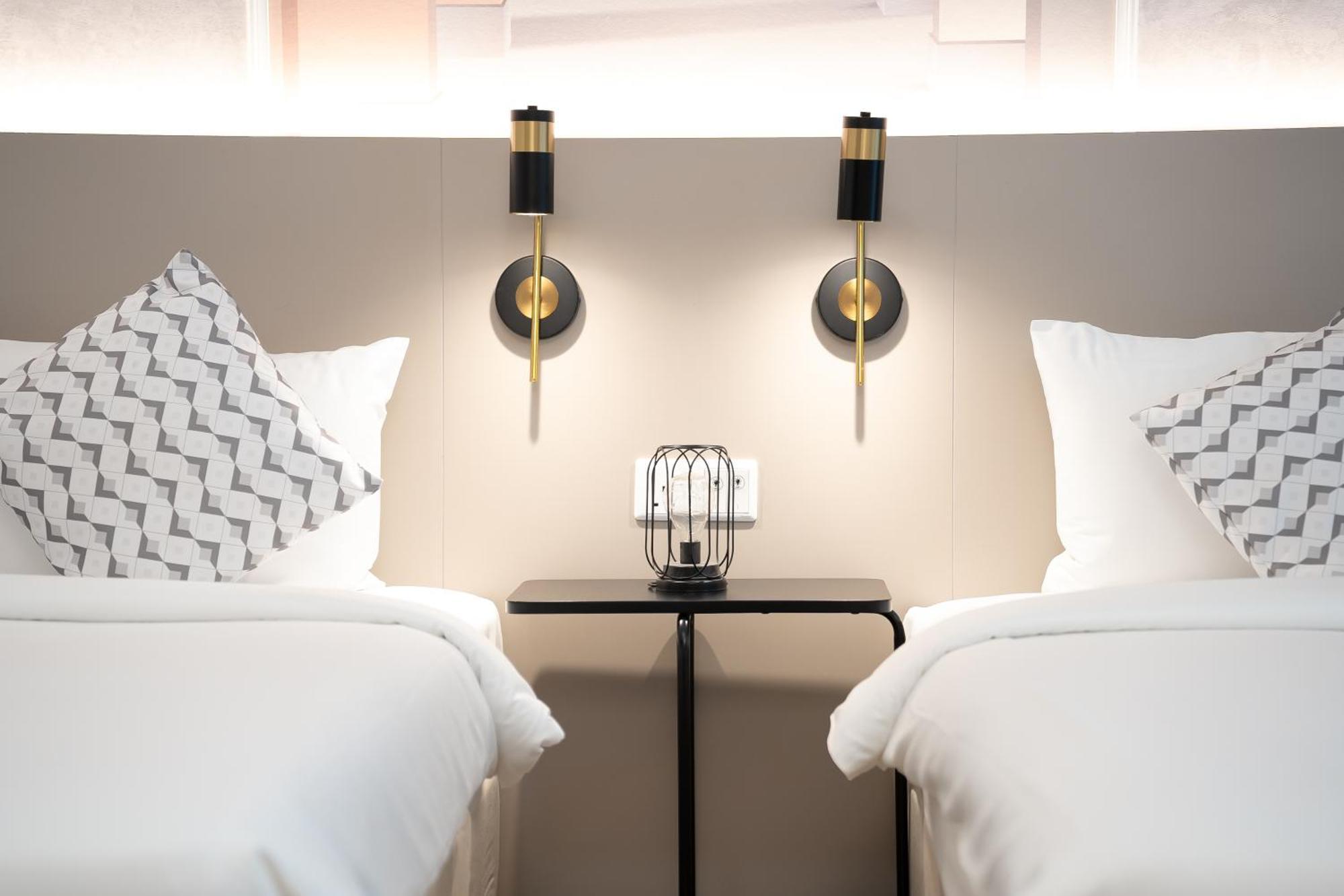 Mossaz Mana-Mana Suites Kuala Lumpur Петалинг-Джая Экстерьер фото